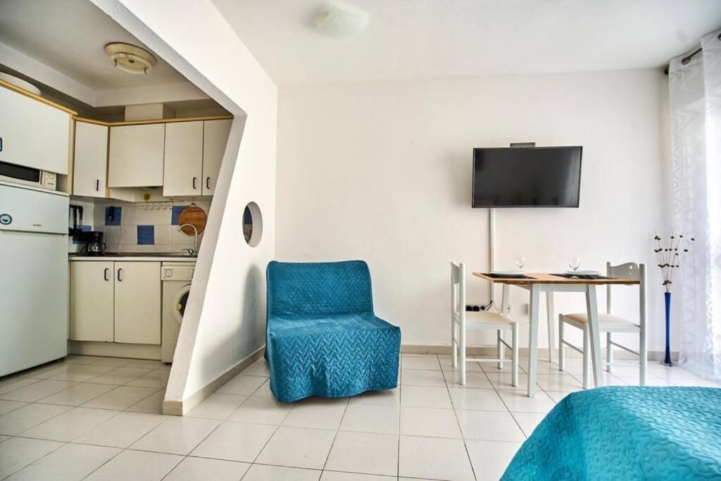 Cozy Studio Apartment Near The Beach トレビエハ エクステリア 写真